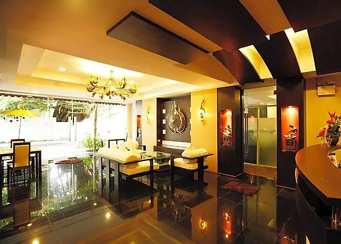 Mirth Sathorn 3*